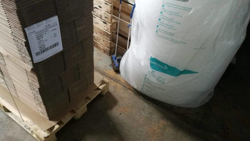 Små dyrkeres friske olivenolie kommer fra tidlig høst (Early Harvest)