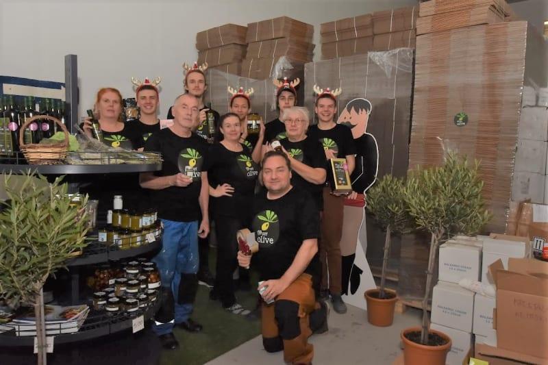 Små dyrkeres friske olivenolie kommer fra tidlig høst (Early Harvest)