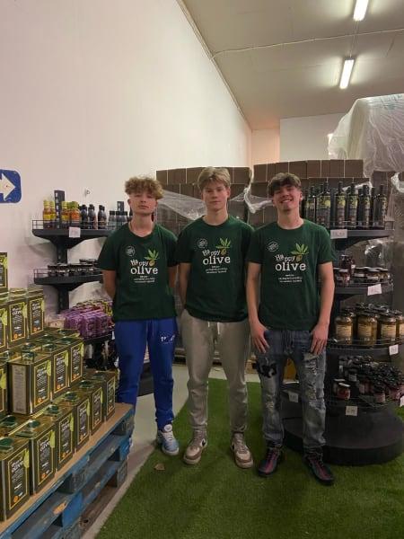 Små dyrkeres friske olivenolie kommer fra tidlig høst (Early Harvest)